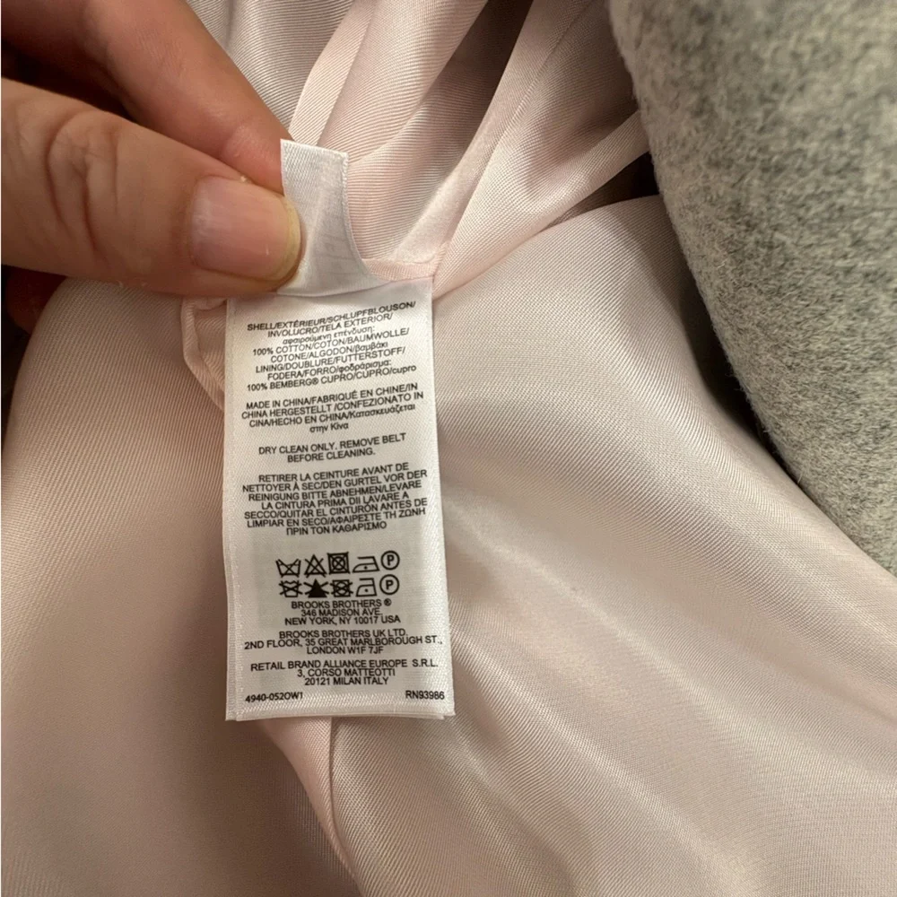 Brooks Brothers Classic Tan Trench Coat with zip-out lining, size 8P - Picture 4 of 8